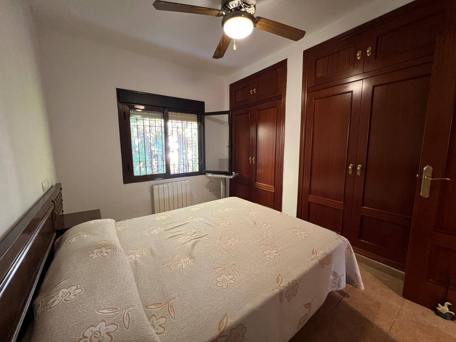 7 slaapkamer Villa te koop in Cordoba stad met zwembad garage - € 380.000 (Ref: 9485355)