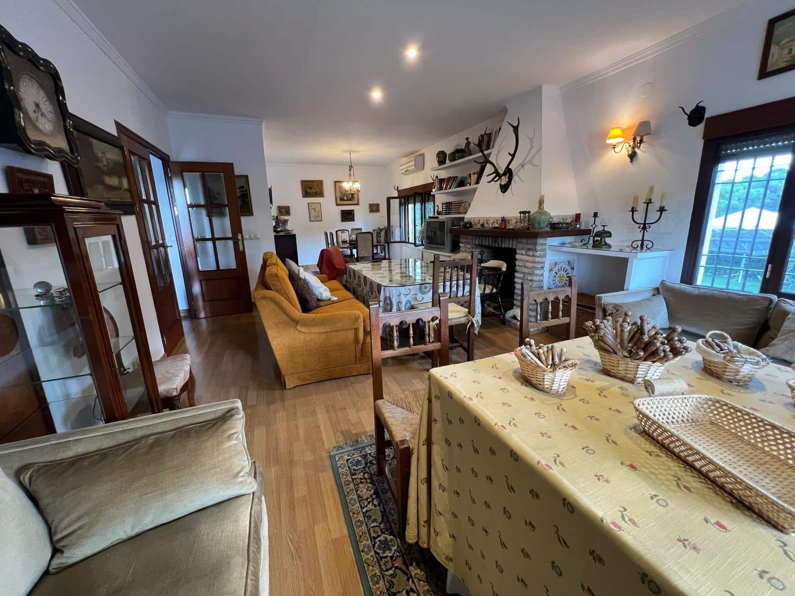 7 slaapkamer Villa te koop in Cordoba stad met zwembad garage - € 380.000 (Ref: 9485355)