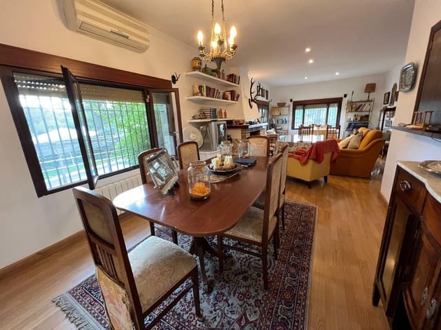 7 Zimmer Villa zu verkaufen in Santa Maria de Trassierra, Córdoba Stadt mit Pool Garage - 380.000 € (Ref: 9485355)