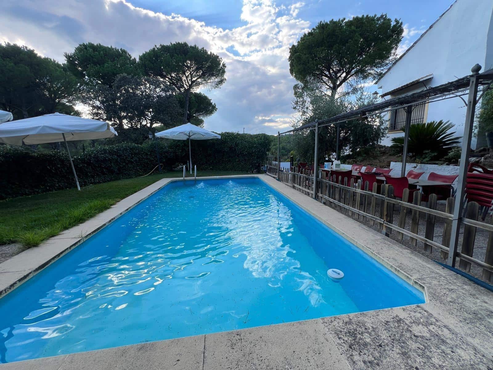 7 slaapkamer Villa te koop in Cordoba stad met zwembad garage - € 380.000 (Ref: 9485355)