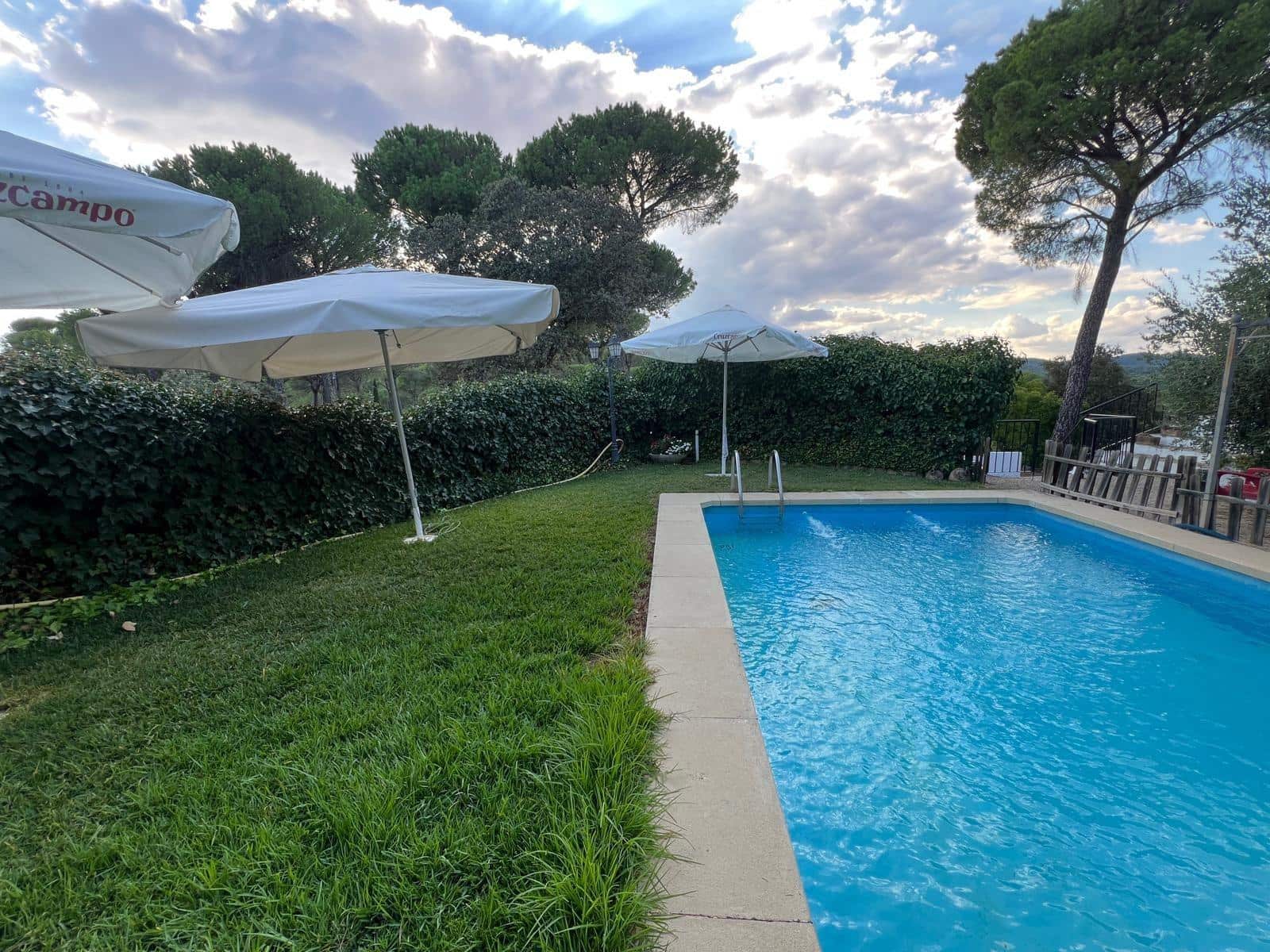 7 slaapkamer Villa te koop in Cordoba stad met zwembad garage - € 380.000 (Ref: 9485355)