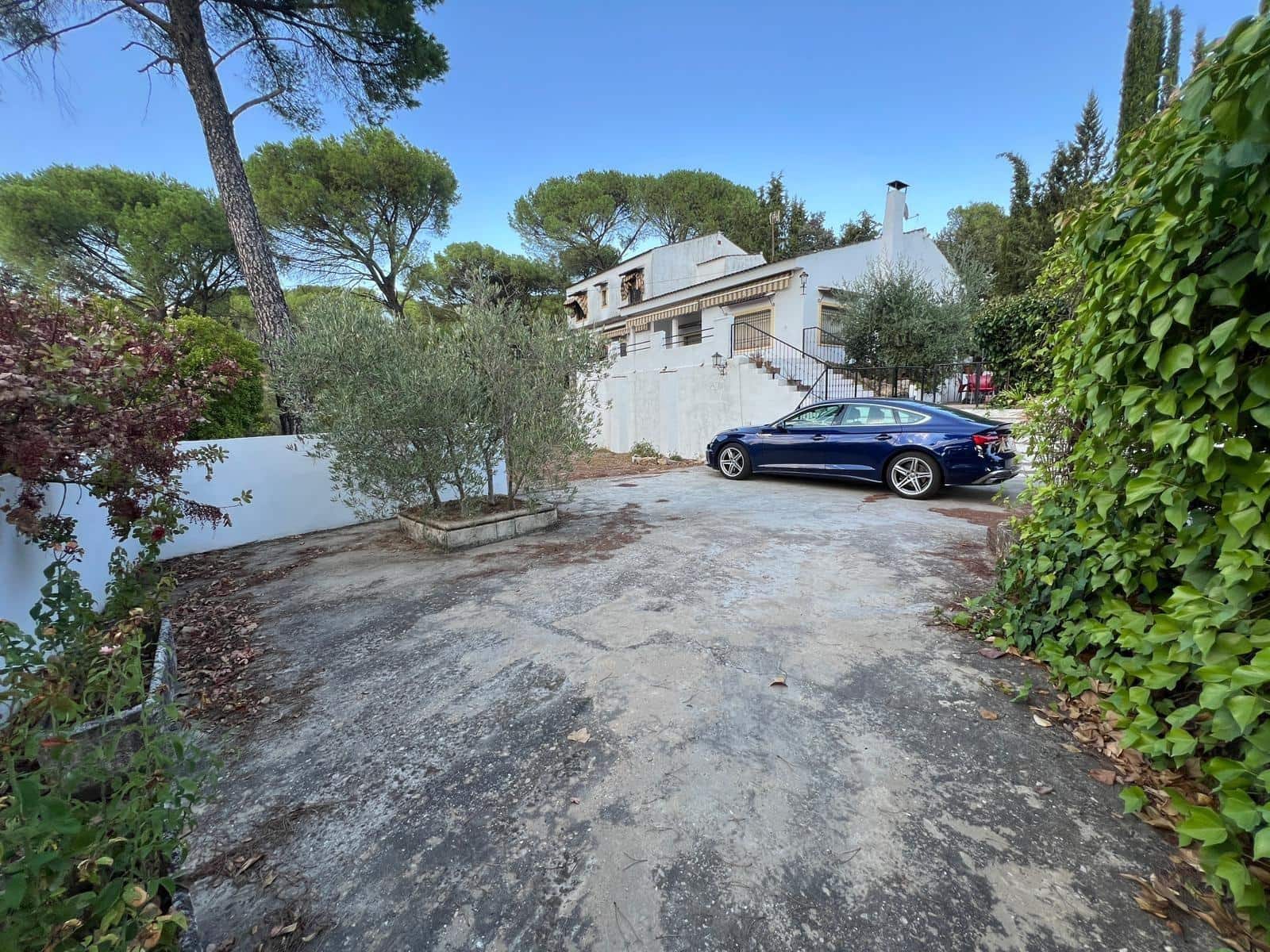 7 slaapkamer Villa te koop in Cordoba stad met zwembad garage - € 380.000 (Ref: 9485355)