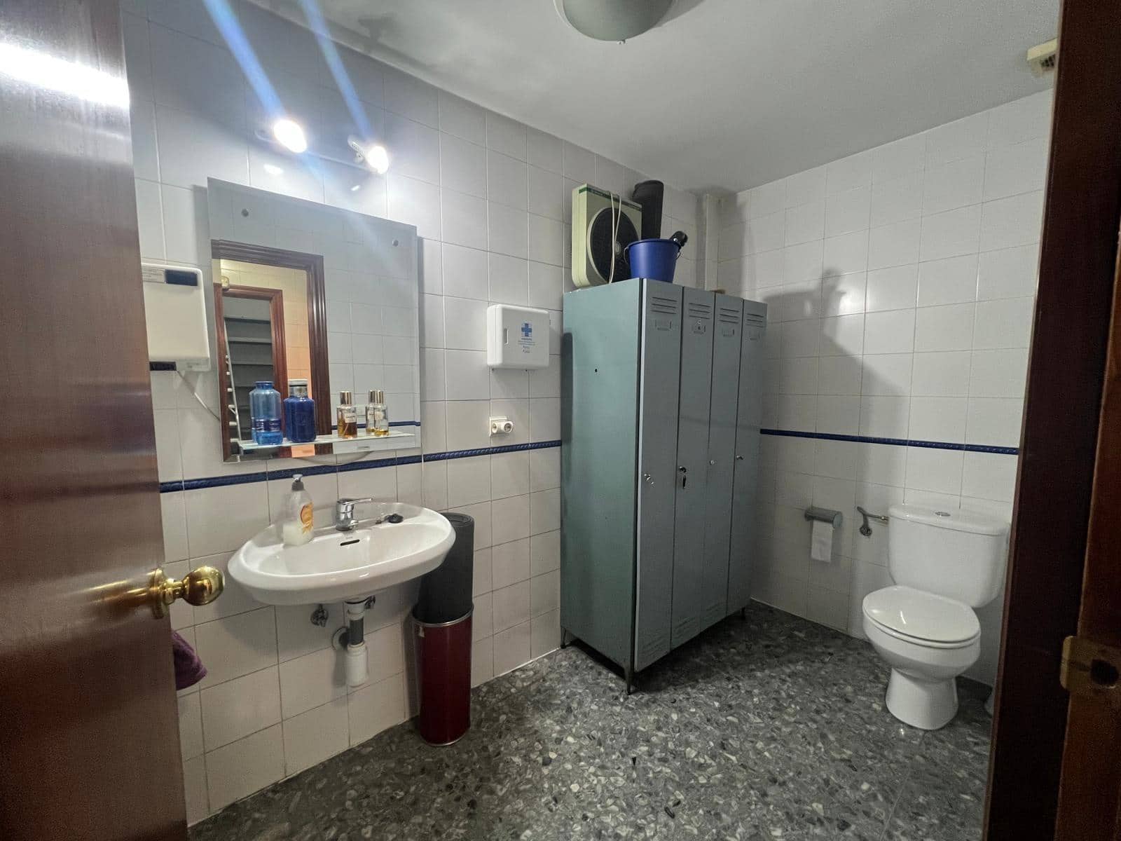 Kaupallinen myytävänä paikassa Cordoba kaupunki - 140 000 € (Ref: 9486448)