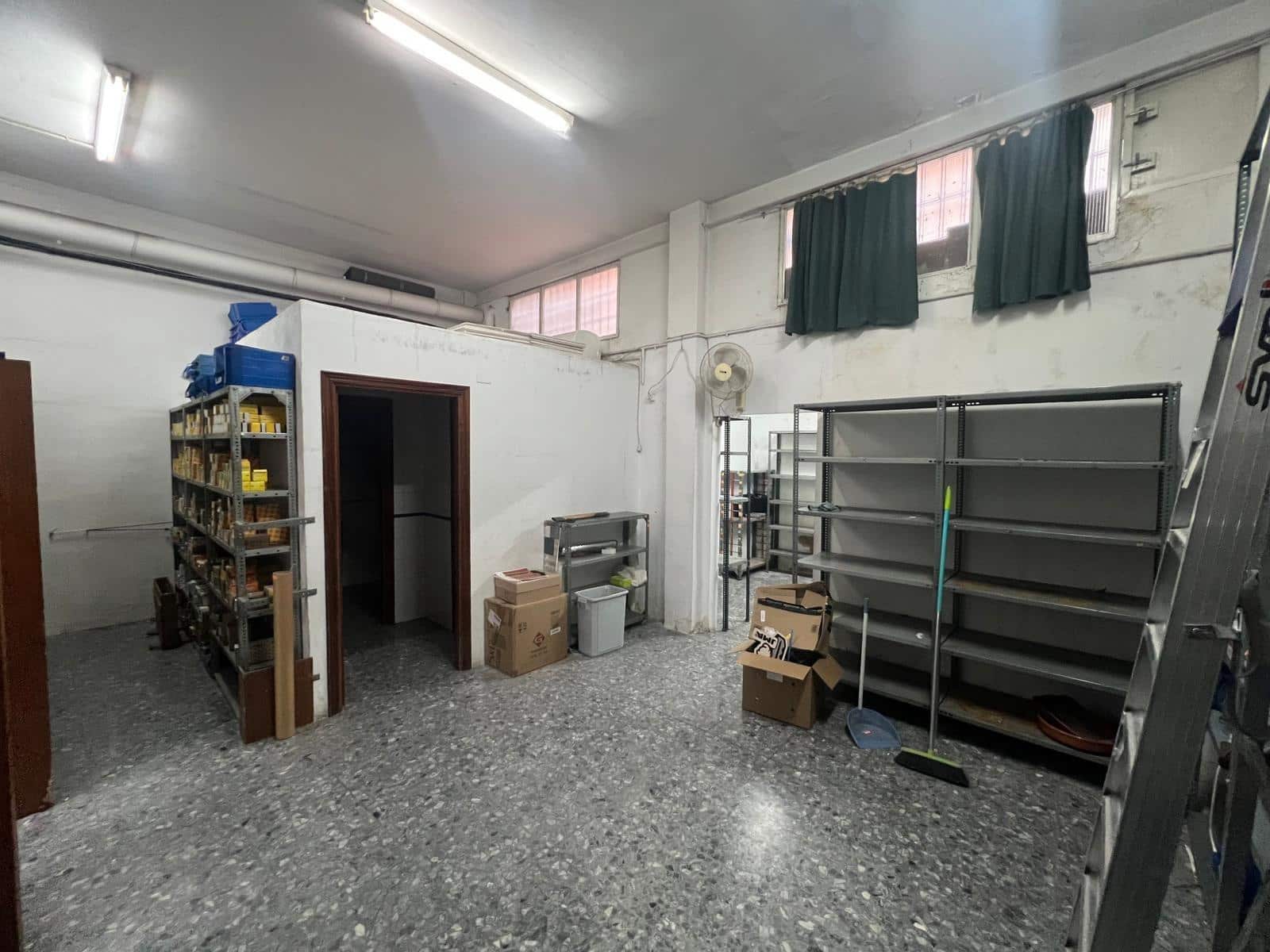 Kaupallinen myytävänä paikassa Cordoba kaupunki - 140 000 € (Ref: 9486448)