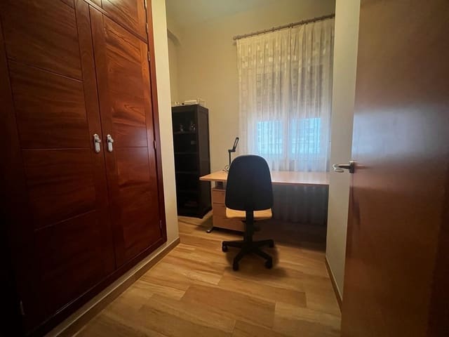 3 soveværelse Lejlighed til salg i Centro, Córdoba by - € 205.000 (Ref: 9486450)