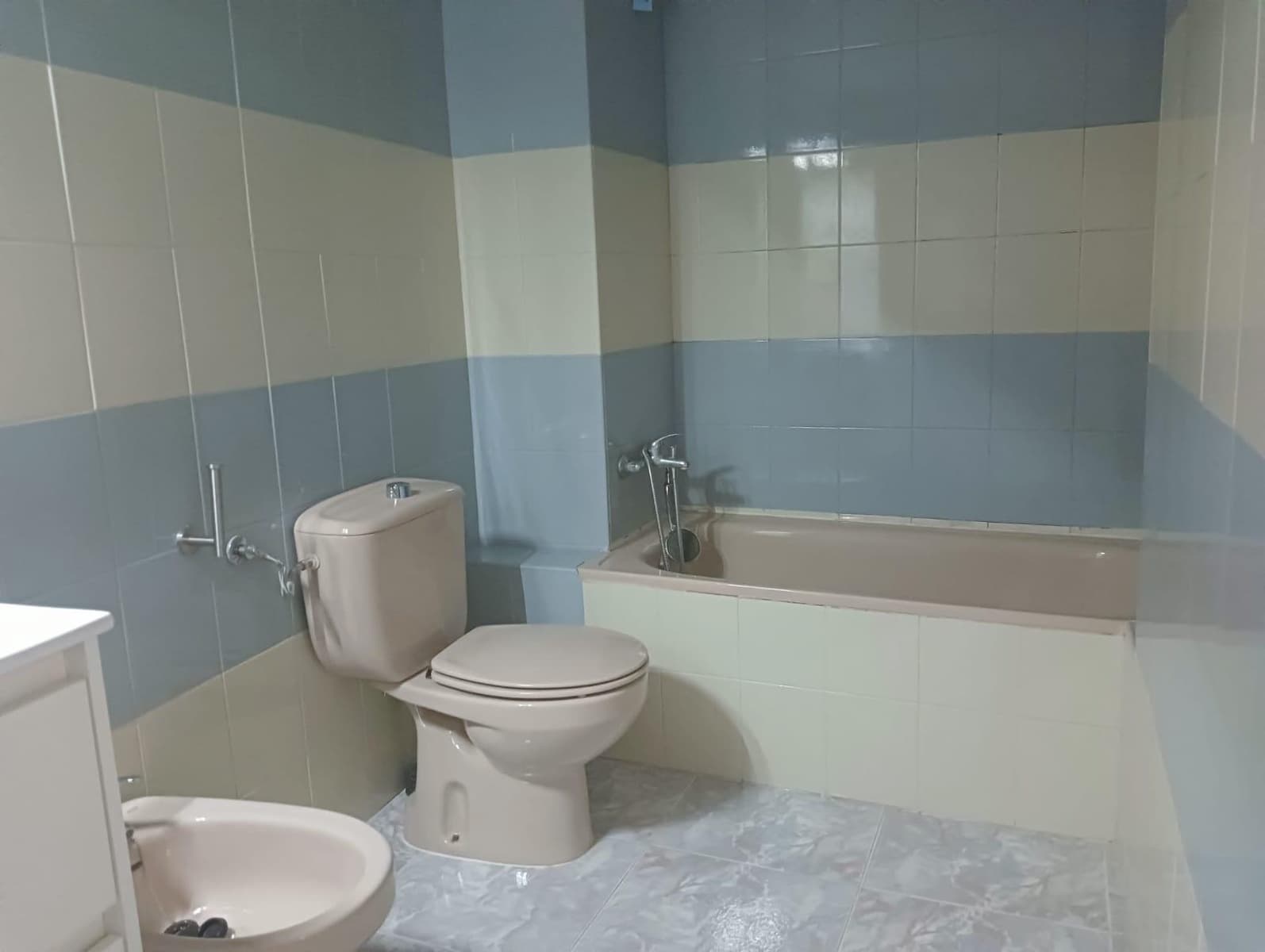 4 sypialnia Dom szeregowy na sprzedaż w Miasto Kordoba z garażem - 210 000 € (Ref: 9495359)