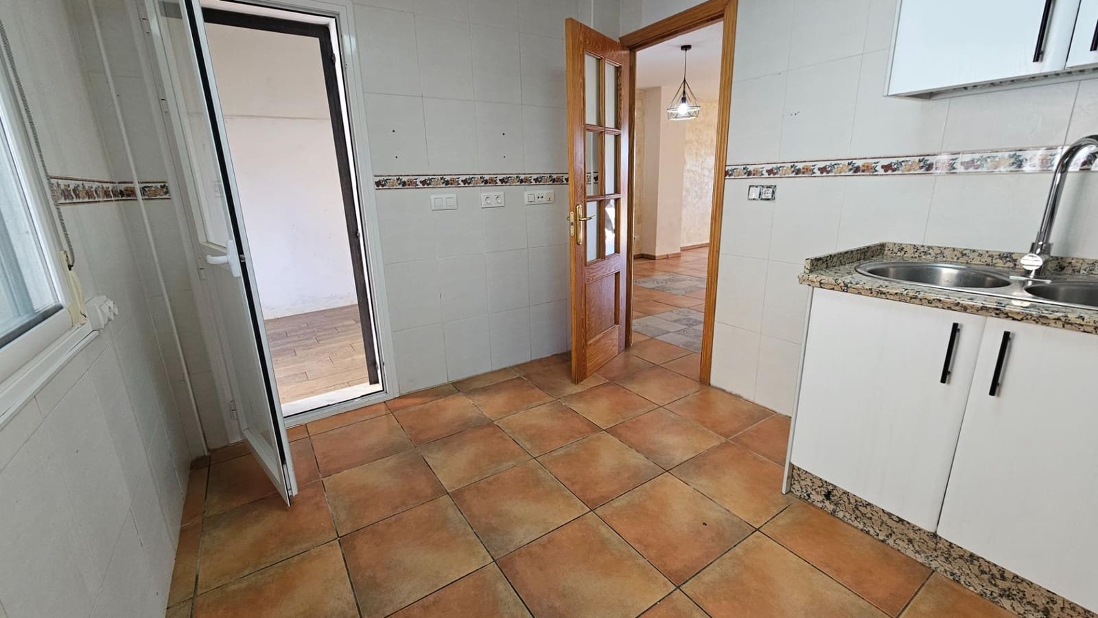 3 makuuhuone Rivitalo myytävänä paikassa Cordoba kaupunki mukana 
autotalli - 124 900 € (Ref: 9495360)