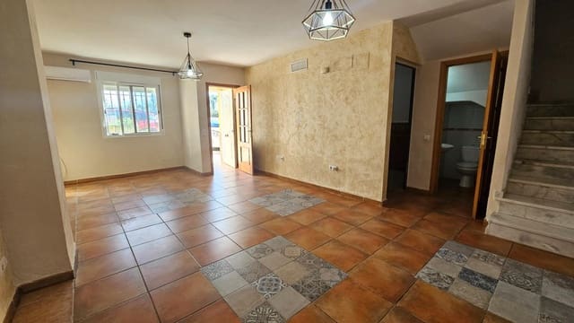 3 sypialnia Dom szeregowy na sprzedaż w Miasto Kordoba z garażem - 124 900 € (Ref: 9495360)