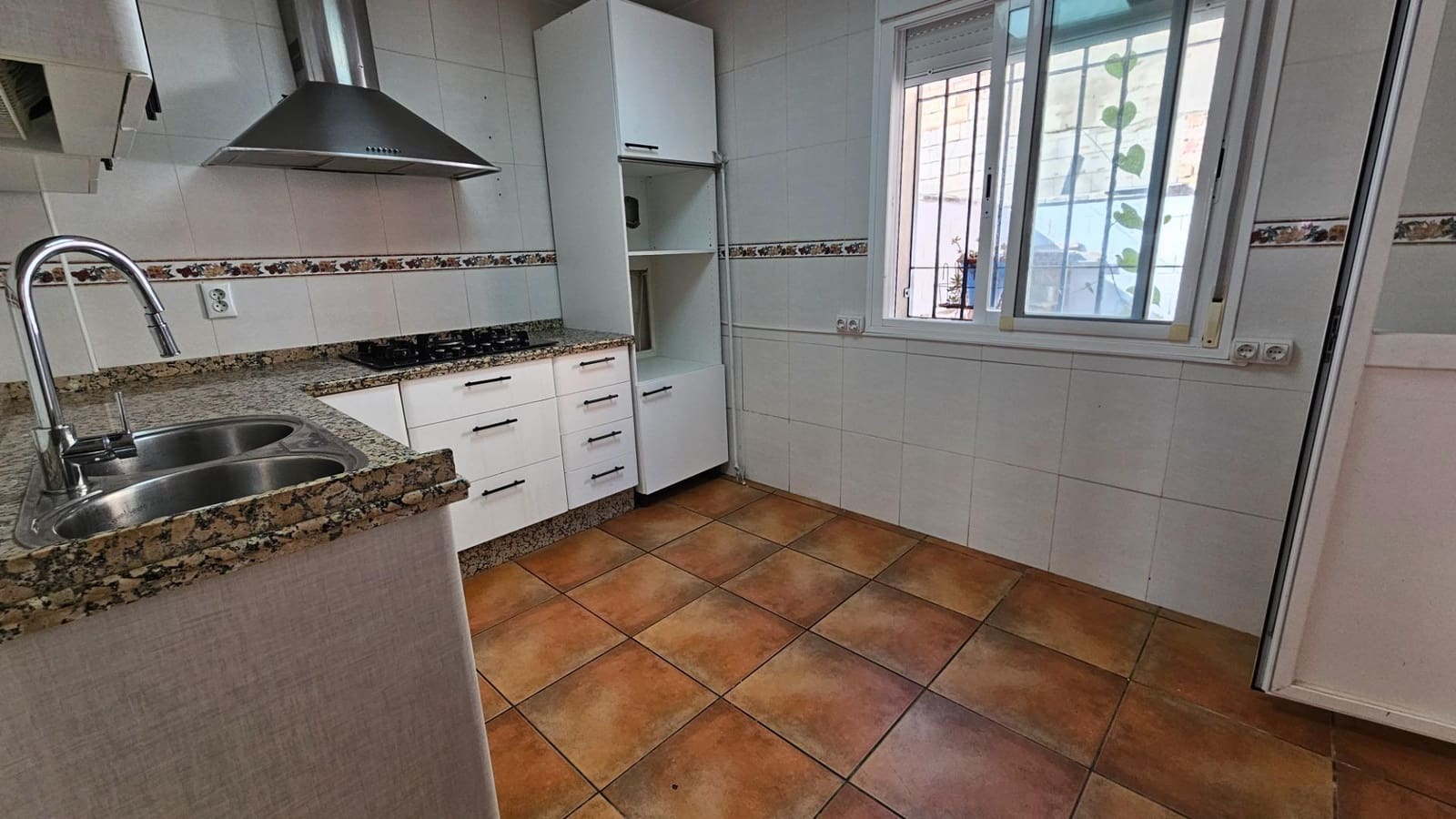 3 makuuhuone Rivitalo myytävänä paikassa Cordoba kaupunki mukana 
autotalli - 124 900 € (Ref: 9495360)