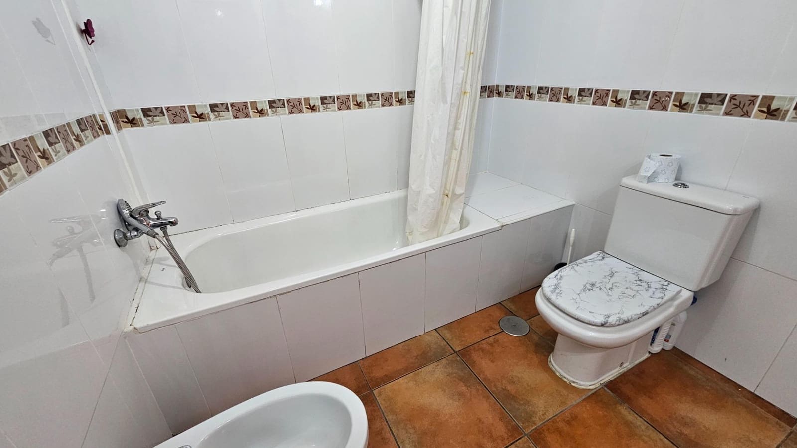 3 makuuhuone Rivitalo myytävänä paikassa Cordoba kaupunki mukana 
autotalli - 124 900 € (Ref: 9495360)