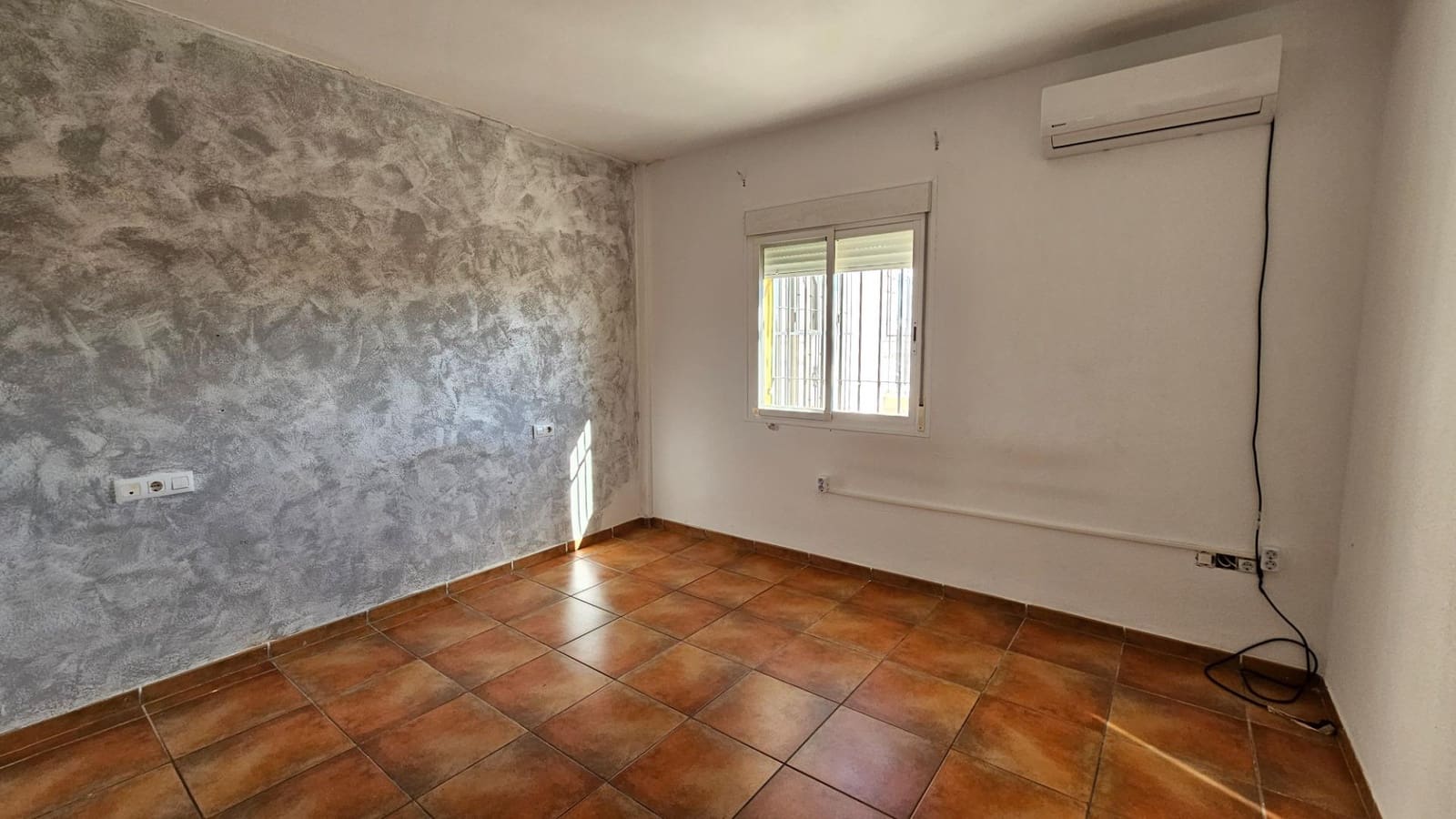 3 makuuhuone Rivitalo myytävänä paikassa Cordoba kaupunki mukana 
autotalli - 124 900 € (Ref: 9495360)