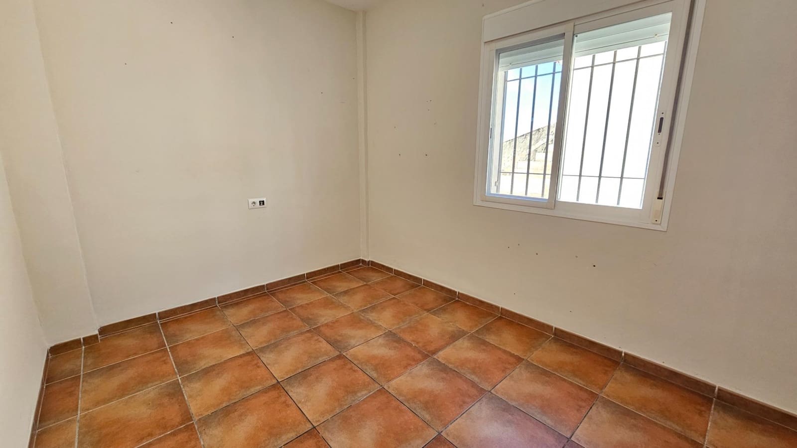 3 makuuhuone Rivitalo myytävänä paikassa Cordoba kaupunki mukana 
autotalli - 124 900 € (Ref: 9495360)