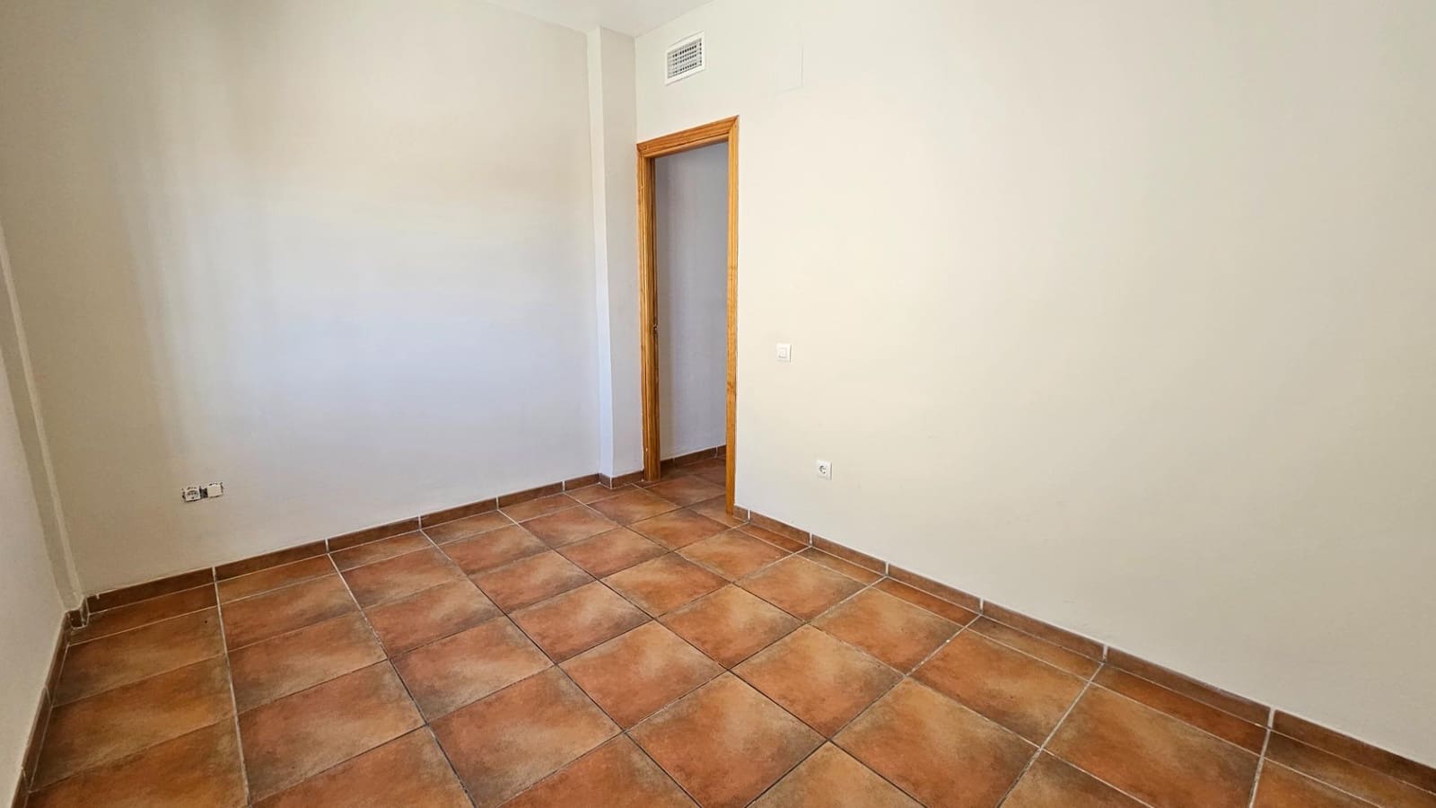 3 makuuhuone Rivitalo myytävänä paikassa Cordoba kaupunki mukana 
autotalli - 124 900 € (Ref: 9495360)