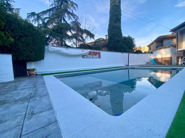 6 sovrum Villa till salu i Córdoba stad med pool garage - 675 000 € (Ref: 9497307)