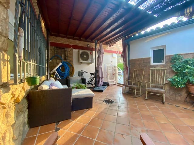 6 sovrum Villa till salu i Córdoba stad med pool garage - 675 000 € (Ref: 9497307)