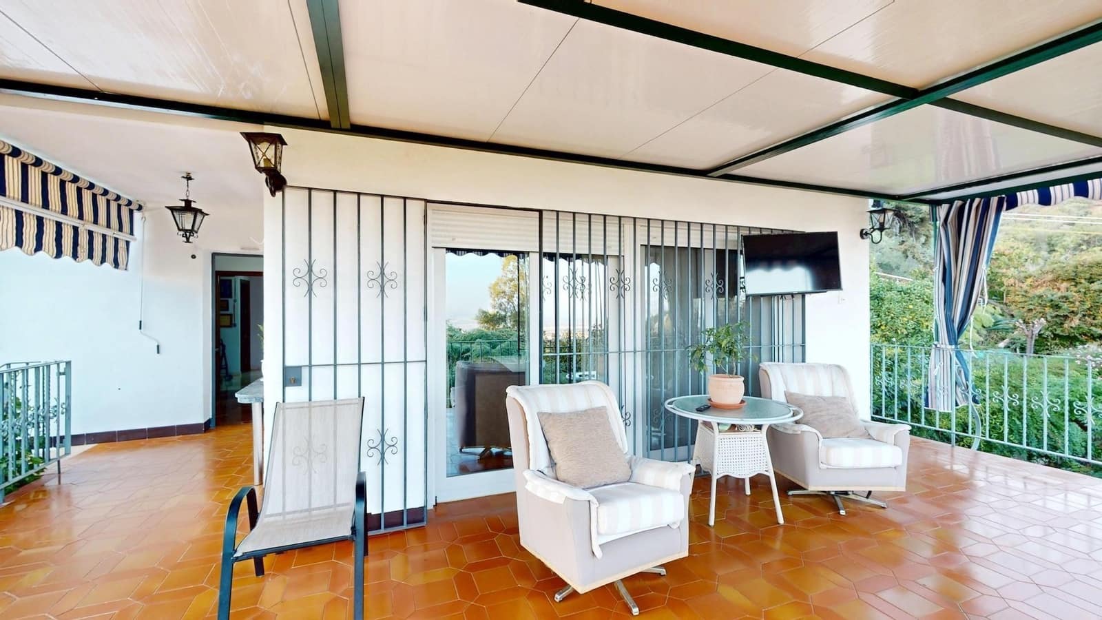 4 bedroom Villa for sale in Cordoba city with pool garage - € 925,000 (Ref: 9499022)