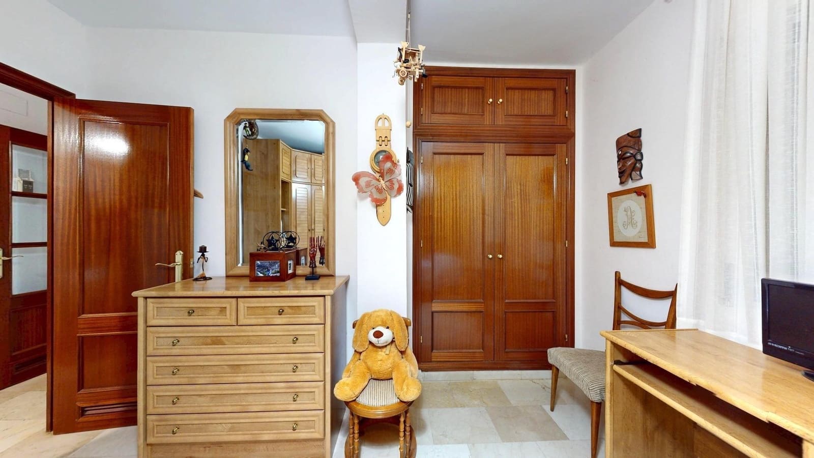 4 bedroom Villa for sale in Cordoba city with pool garage - € 925,000 (Ref: 9499022)