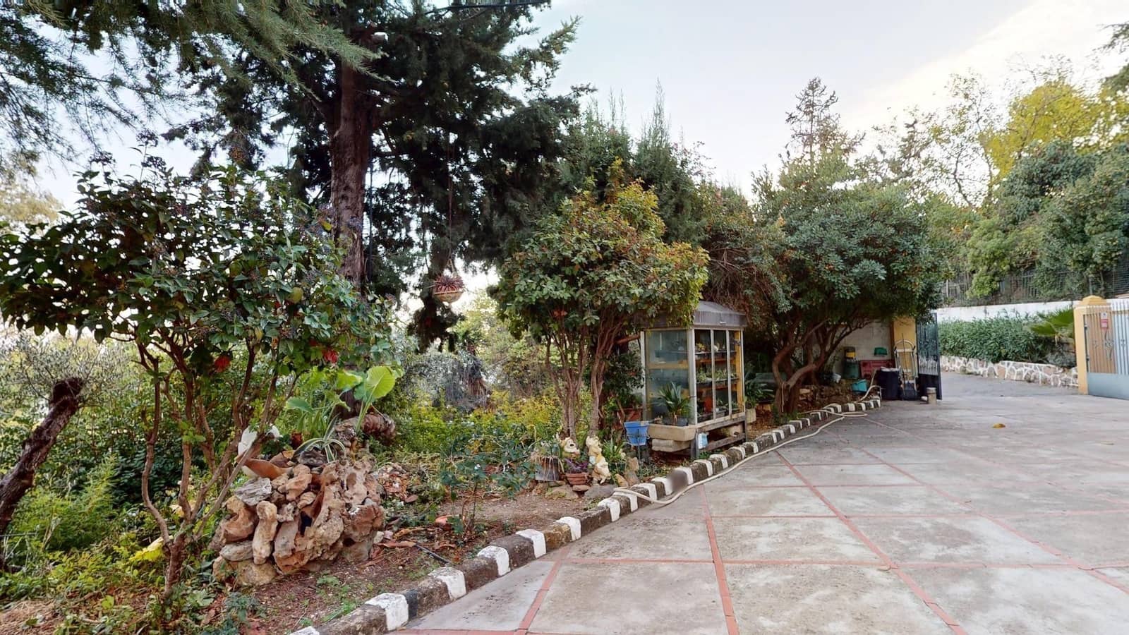 4 bedroom Villa for sale in Cordoba city with pool garage - € 925,000 (Ref: 9499022)