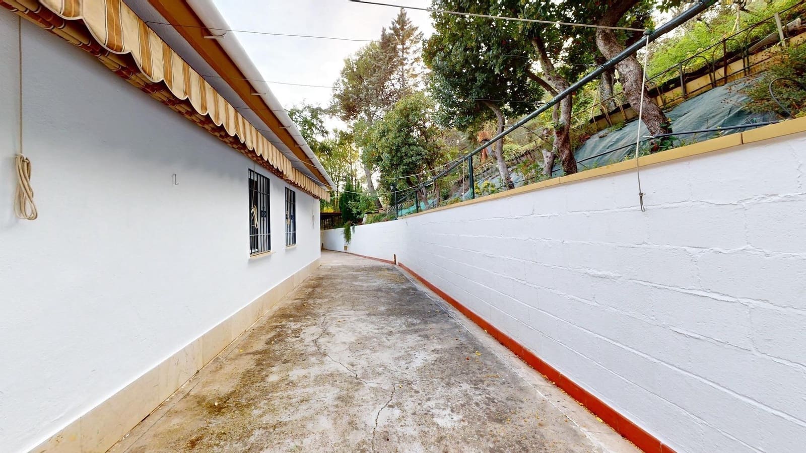 4 bedroom Villa for sale in Cordoba city with pool garage - € 925,000 (Ref: 9499022)