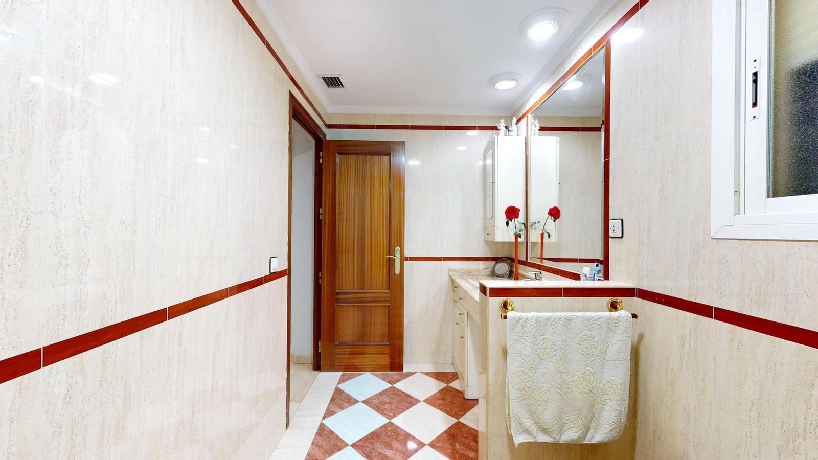 4 bedroom Villa for sale in Cordoba city with pool garage - € 925,000 (Ref: 9499022)