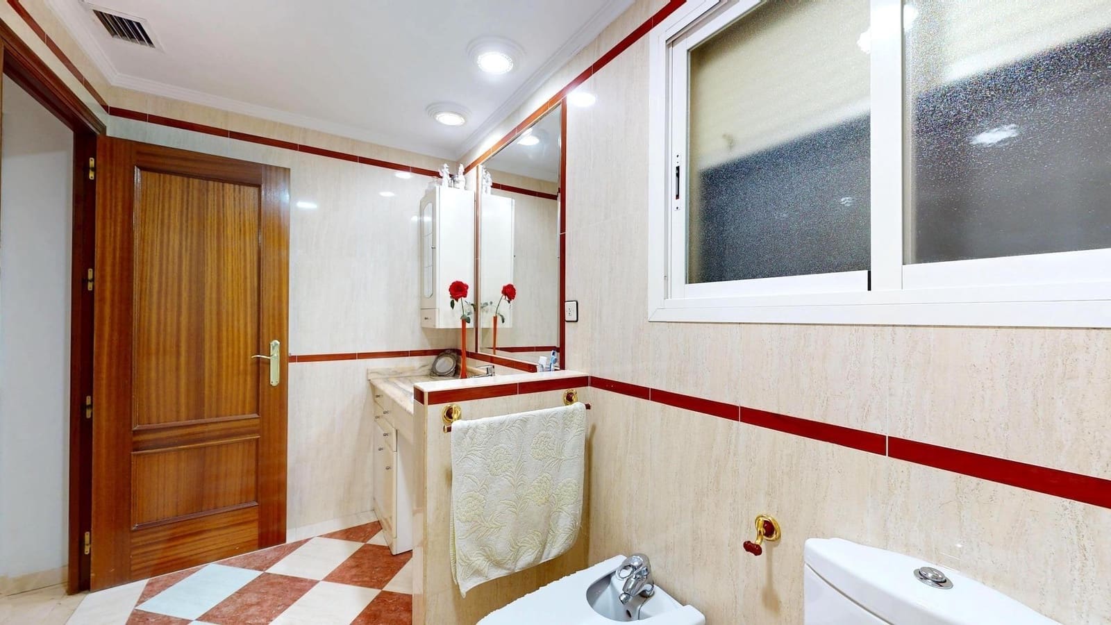 4 bedroom Villa for sale in Cordoba city with pool garage - € 925,000 (Ref: 9499022)