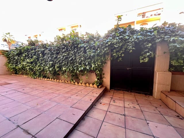 3 sovrum Lägenhet till salu i Miralbaida, Córdoba stad - 148 900 € (Ref: 9499758)