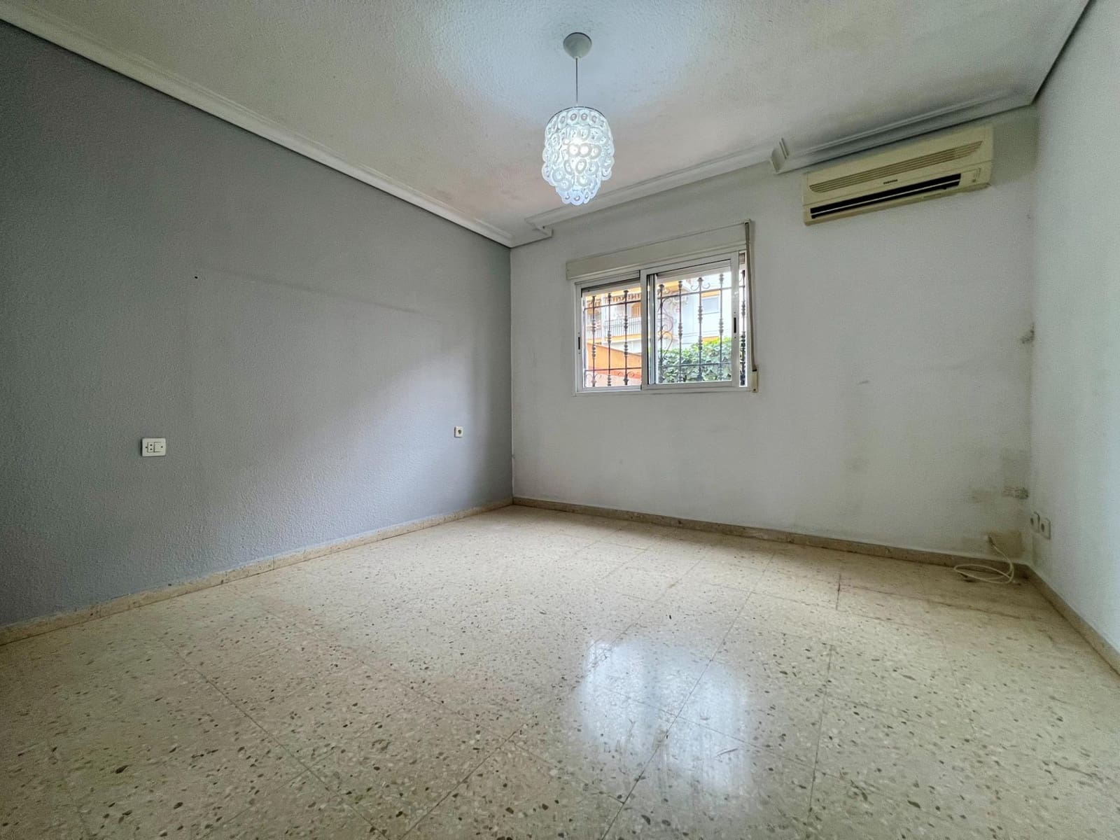 Piso de 3 habitaciones en Córdoba ciudad en venta - 148.900 € (Ref: 9499758)