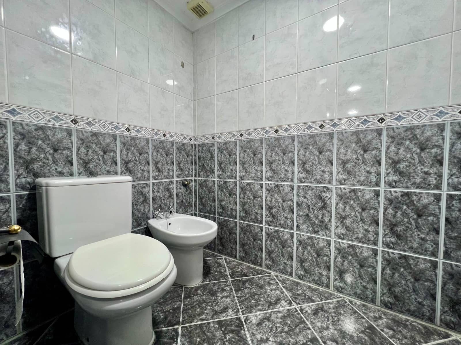 Piso de 3 habitaciones en Córdoba ciudad en venta - 148.900 € (Ref: 9499758)