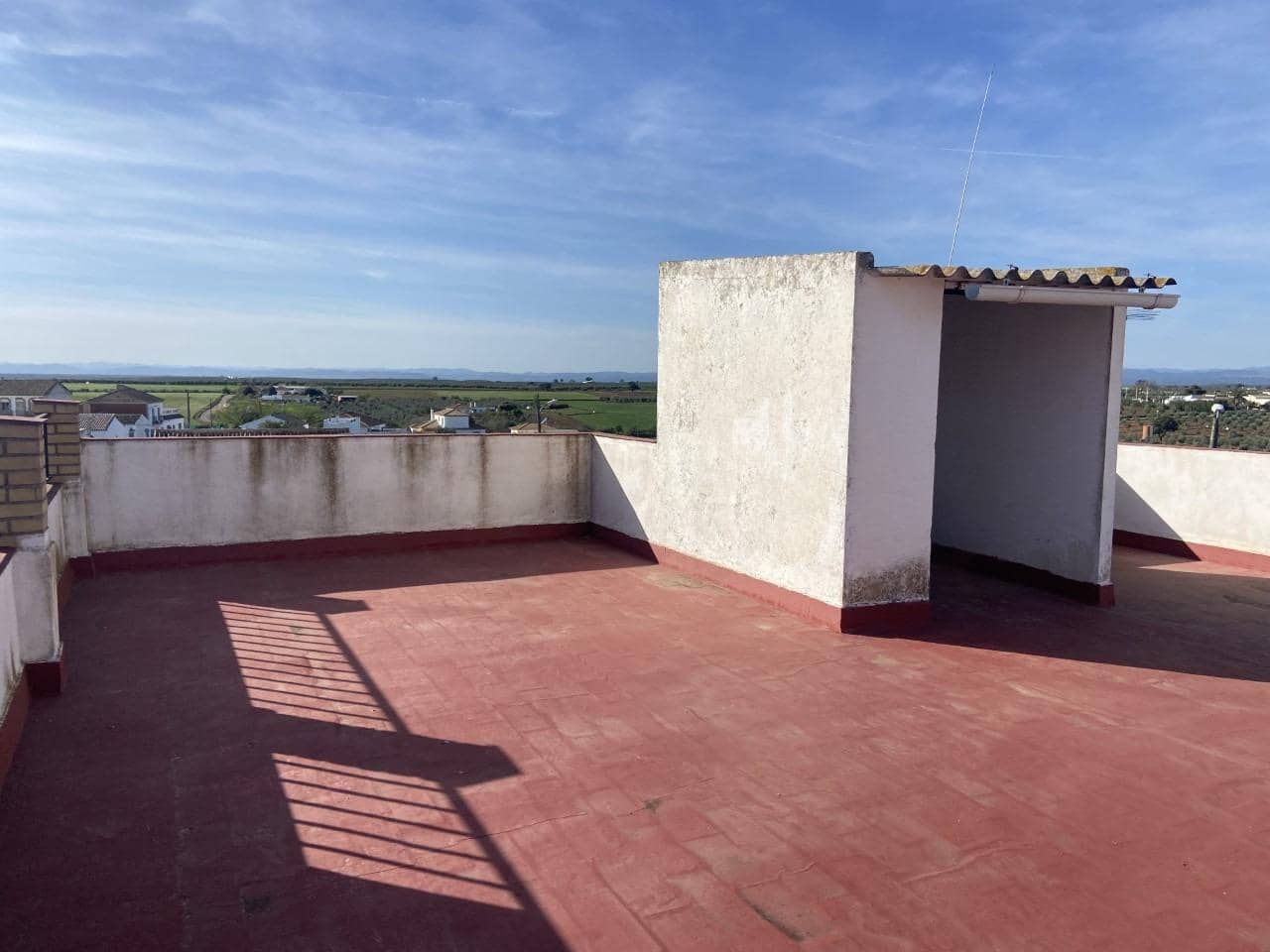 5 bedroom Finca/Country House for sale in La Carlota - € 67,000 (Ref: 9502680)