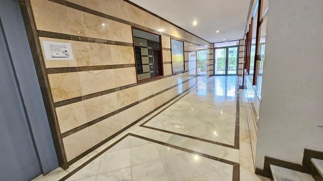 4 chambre Appartement à vendre à Cordoue ville avec piscine garage - 385 000 € (Ref: 9513484)
