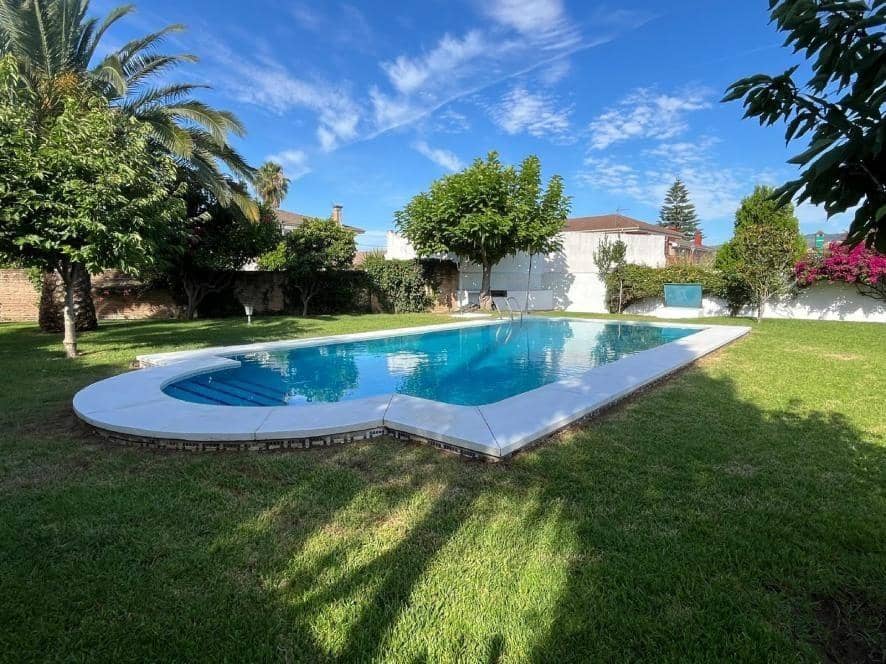 8 soveværelse Villa til salg i Cordoba by med swimmingpool garage - € 780.000 (Ref: 9513486)