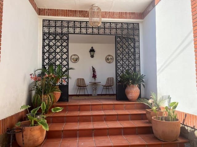 8 soverom Villa til salgs i Córdoba by med svømmebasseng garasje - € 780 000 (Ref: 9513486)