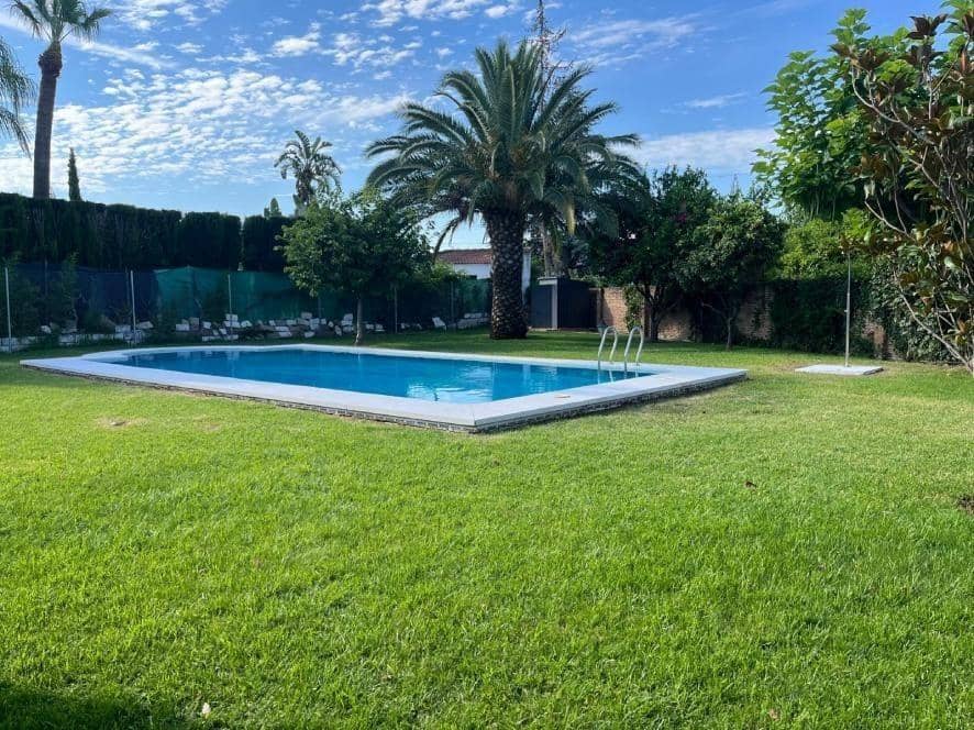 8 soveværelse Villa til salg i Cordoba by med swimmingpool garage - € 780.000 (Ref: 9513486)