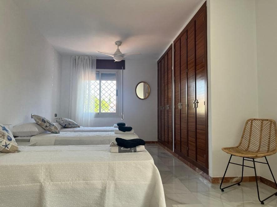 8 soveværelse Villa til salg i Cordoba by med swimmingpool garage - € 780.000 (Ref: 9513486)