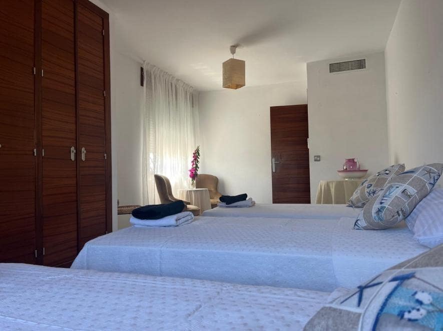 8 soveværelse Villa til salg i Cordoba by med swimmingpool garage - € 780.000 (Ref: 9513486)