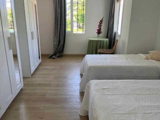 8 soveværelse Villa til salg i Cordoba by med swimmingpool garage - € 780.000 (Ref: 9513486)