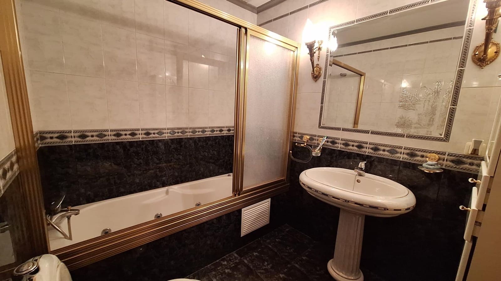 2 sypialnia Dom na sprzedaż w Almodovar del Rio z garażem - 132 000 € (Ref: 9519021)