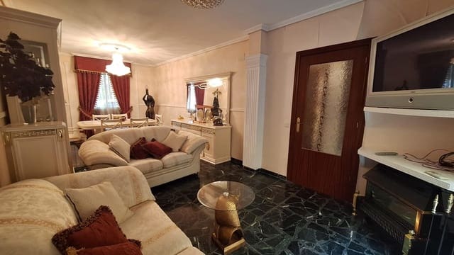 2 soveværelse Byhus til salg i Almodóvar del Río med garage - € 132.000 (Ref: 9519021)