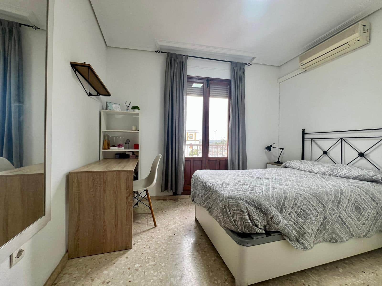 4 camera da letto Appartamento in vendita in Cordova citta - 160.000 € (Rif: 9521357)