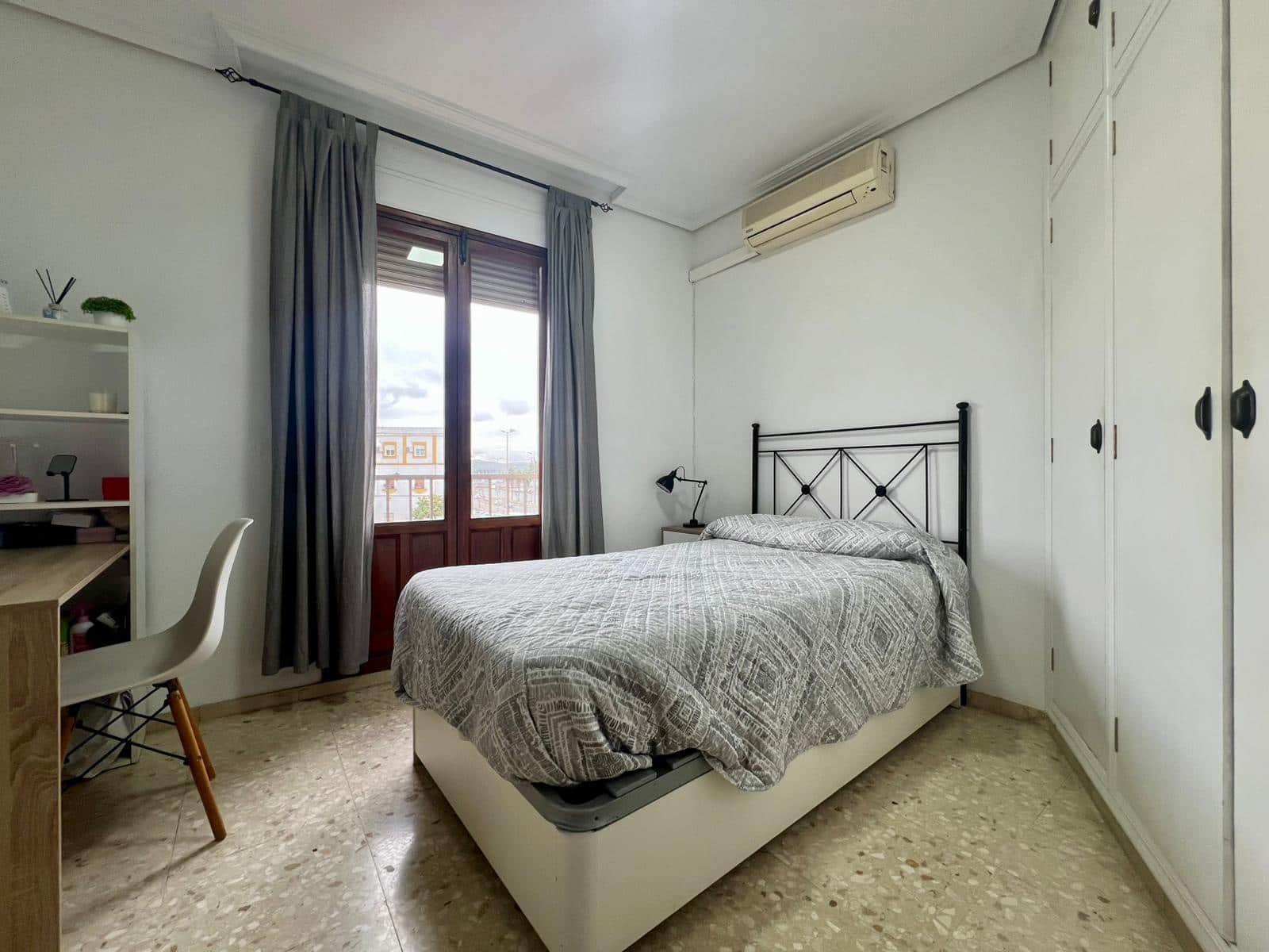 4 camera da letto Appartamento in vendita in Cordova citta - 160.000 € (Rif: 9521357)