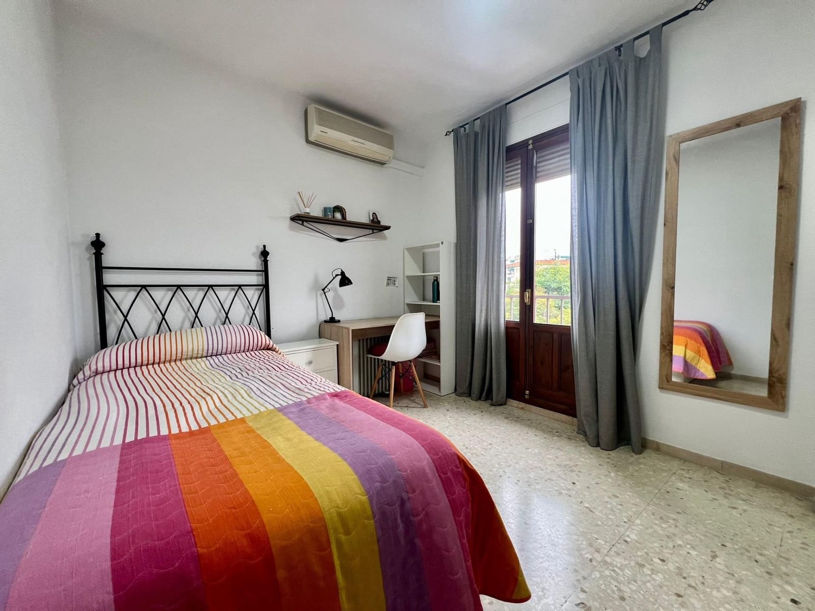 4 camera da letto Appartamento in vendita in Cordova citta - 160.000 € (Rif: 9521357)