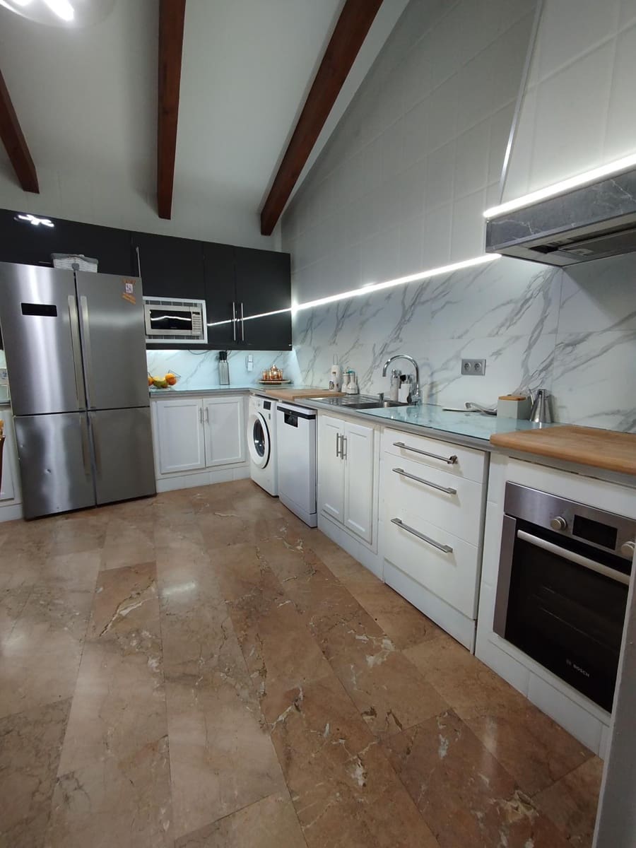 Chalet de 5 habitaciones en Córdoba ciudad en venta con piscina garaje - 690.000 € (Ref: 9521359)