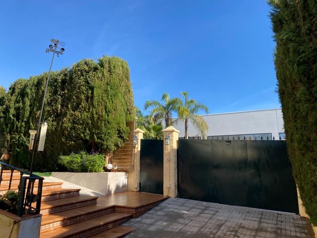 Chalet de 5 habitaciones en El Patriarca, Córdoba ciudad en venta con piscina garaje - 690.000 € (Ref: 9521359)