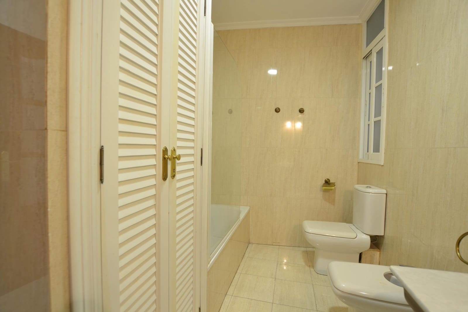 4 bedroom Flat for sale in Cordoba city - € 339,900 (Ref: 9527781)