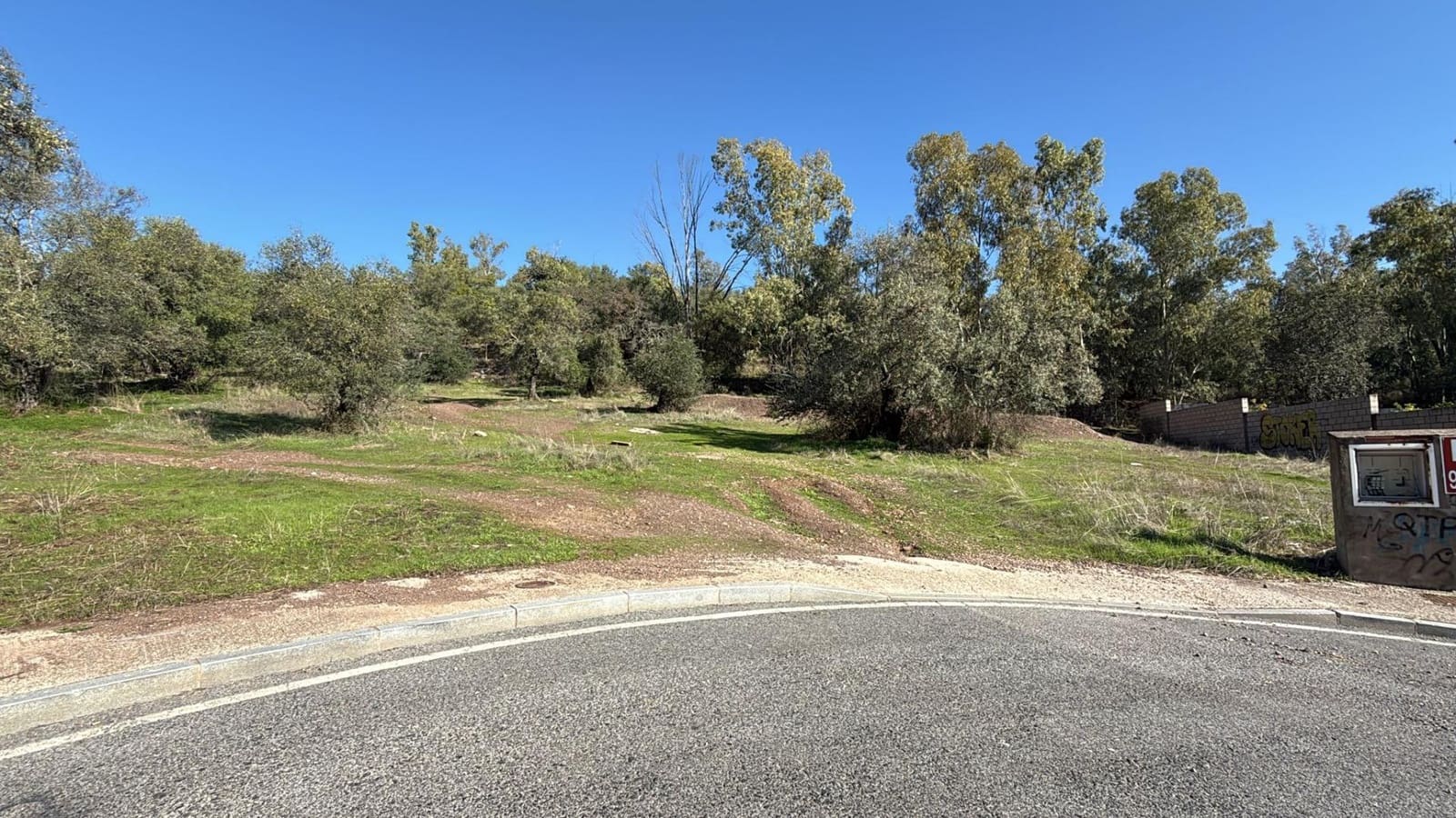 Building Plot for sale in Cordoba city - € 188,000 (Ref: 9533829)