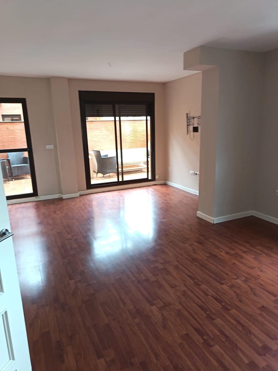 3 bedroom Penthouse for sale in Cordoba city with pool garage - € 400,000 (Ref: 9536805)