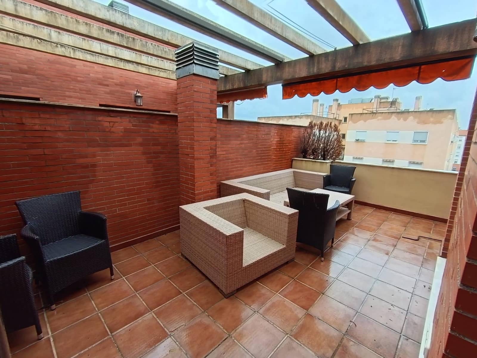 3 bedroom Penthouse for sale in Cordoba city with pool garage - € 400,000 (Ref: 9536805)