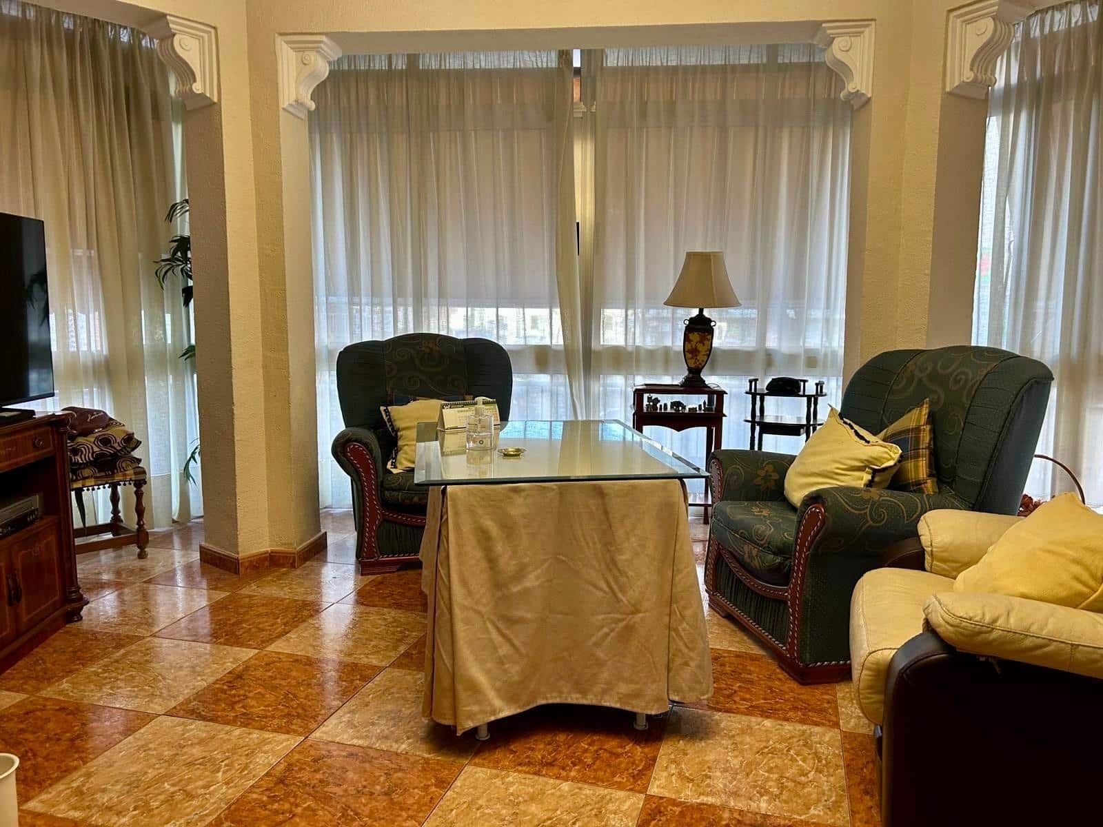 5 bedroom Flat for sale in Cordoba city - € 220,000 (Ref: 9541215)