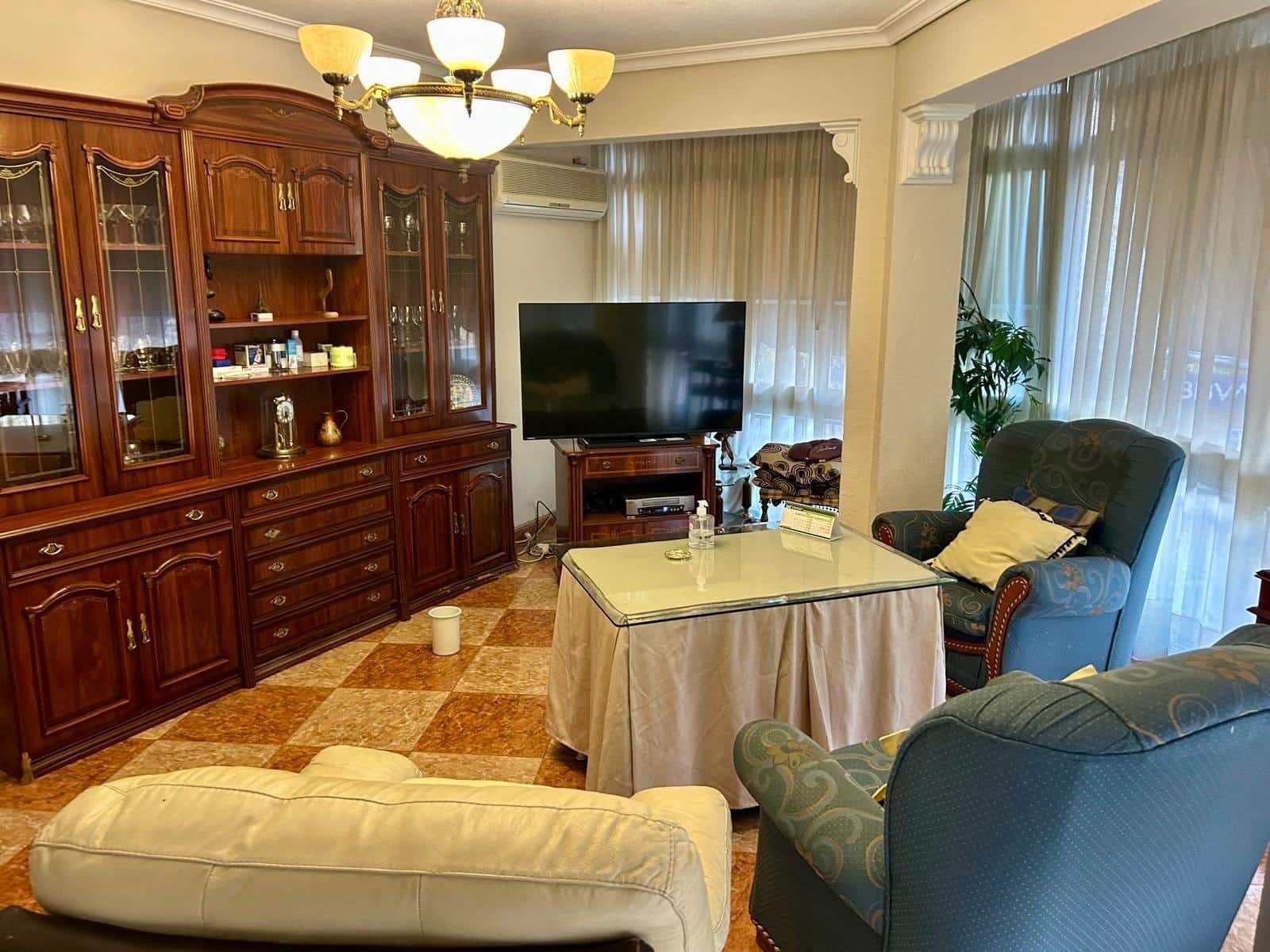 5 bedroom Flat for sale in Cordoba city - € 220,000 (Ref: 9541215)