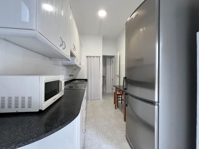 3 slaapkamer Flat te huur in Córdoba stad - € 700 (Ref: 9543742)